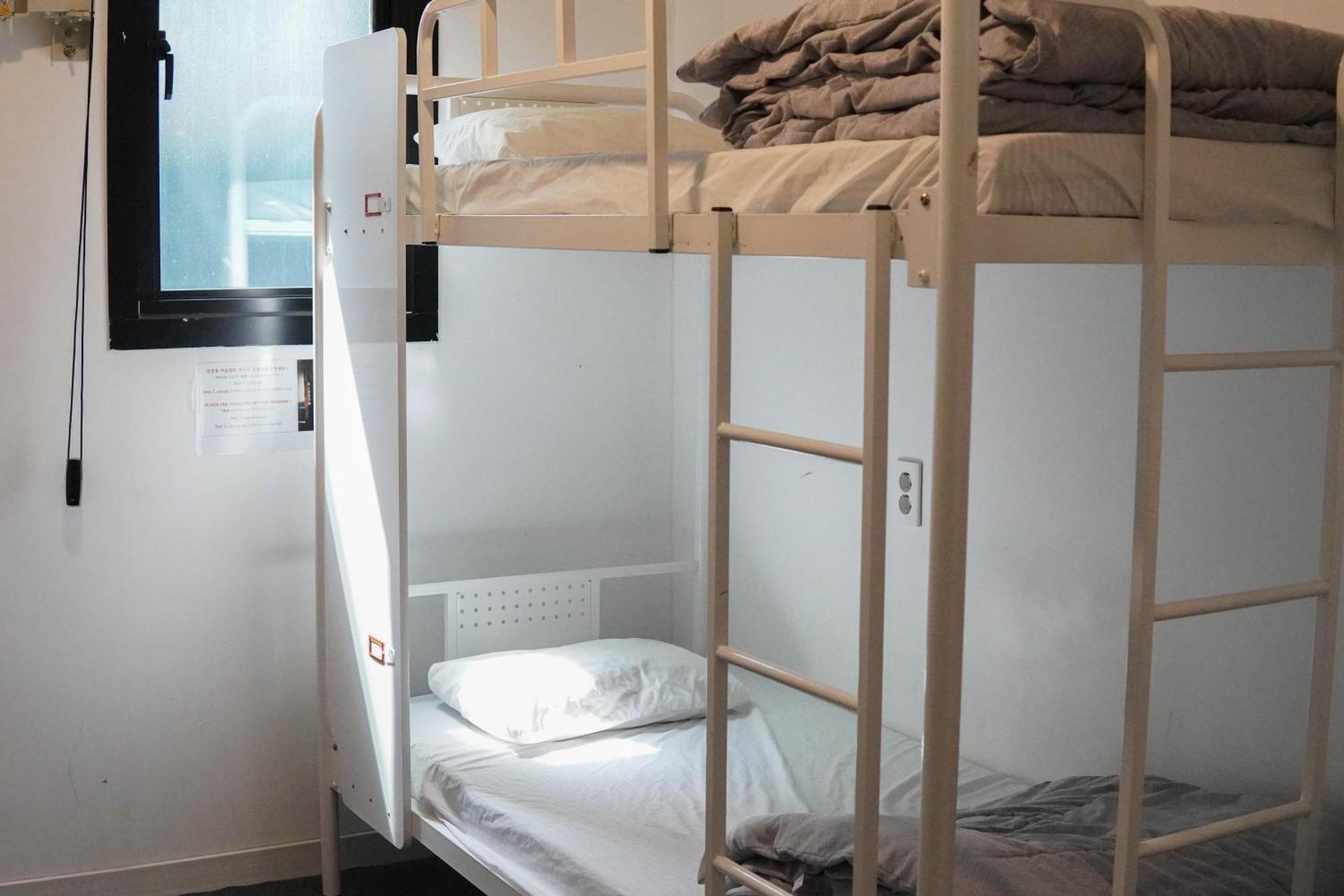 One Way Guesthouse Μπουσάν Εξωτερικό φωτογραφία