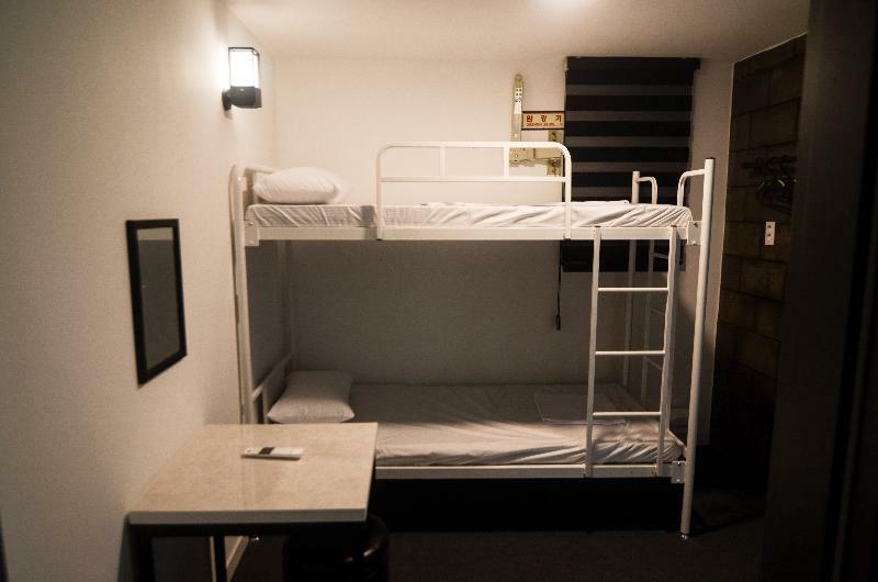 One Way Guesthouse Μπουσάν Εξωτερικό φωτογραφία